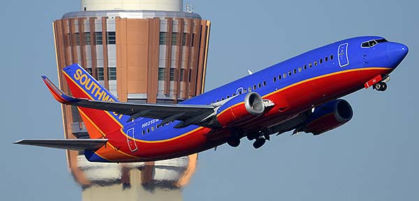 Southwest Boeing 737-3H4 N621SW, Phoenix Sky Harbor, December 22, 2014